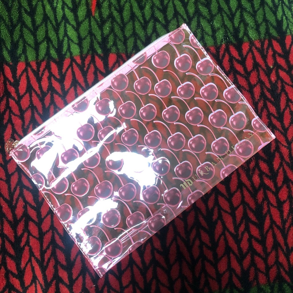 ♥️Urban Decay Cherry Makeup Bag♥️